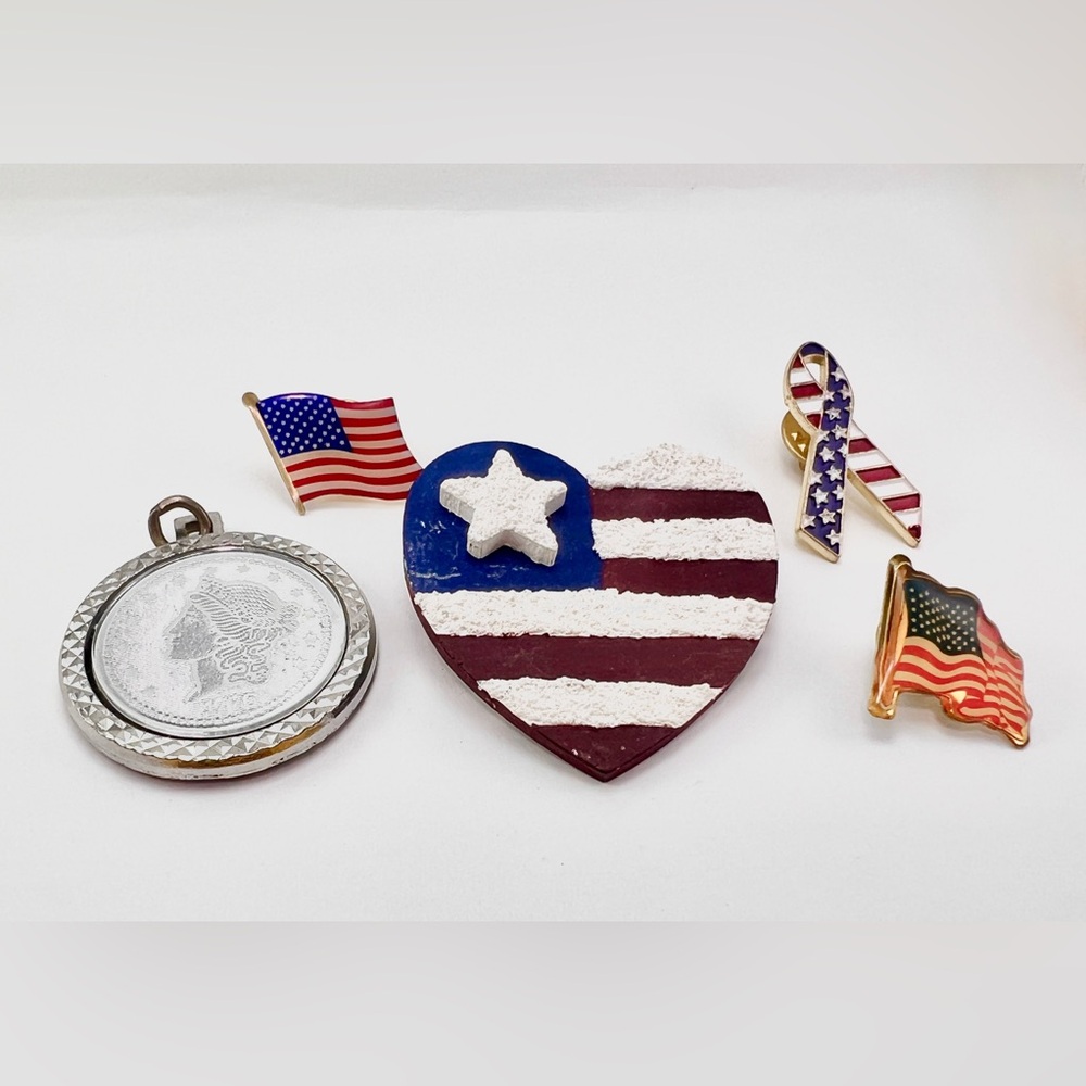 Patriotic Vintage Set of American Flag Pins Brooches Pendant USA July 4th